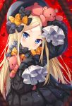  1girl :&lt; abigail_williams_(fate/grand_order) arm_up bangs black_bow black_dress black_hat blonde_hair blue_eyes blush bow butterfly closed_mouth commentary dress eyebrows_visible_through_hair fate/grand_order fate_(series) forehead hat head_tilt hitsukuya insect long_hair long_sleeves looking_at_viewer noose object_hug on_head orange_bow parted_bangs red_background rope sleeves_past_fingers sleeves_past_wrists solo stuffed_animal stuffed_toy teddy_bear very_long_hair 