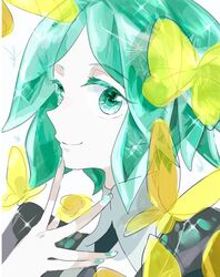  androgynous butterfly colored_eyelashes gem_uniform_(houseki_no_kuni) green_eyes green_hair houseki_no_kuni insect looking_at_viewer necktie phosphophyllite short_hair shumiko_(kamenokoueki) smile solo sparkle 