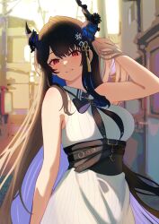  1girl alternate_costume arm_up asymmetrical_horns bare_arms black_bow black_bowtie black_corset black_hair blue_hair bow bowtie breasts collared_dress colored_inner_hair corset day dress eneeues flower flower_knot hair_ornament hand_in_own_hair highres hololive hololive_english horn_flower horns large_breasts long_hair looking_at_viewer mole mole_under_eye multicolored_hair nerissa_ravencroft outdoors parted_lips ribbed_dress sidelocks sleeveless sleeveless_dress slit_pupils smile solo straight_hair tassel tassel_hair_ornament underbust uneven_horns very_long_hair virtual_youtuber white_dress 