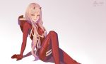  1girl arm_support bangs bodysuit darling_in_the_franxx dated eyeshadow green_eyes grey_background hairband highres horns knee_up long_hair looking_at_viewer makeup parted_lips pink_hair reclining red_bodysuit signature smile solo tea_sly zero_two_(darling_in_the_franxx) 