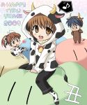  animal_costume animal_ears bell brown_eyes brown_hair chibi clannad cow_costume cow_ears cow_print cow_tail dango dango_daikazoku family furukawa_nagisa hoodie horns musical_note new_year okazaki_tomoya okazaki_ushio pun sawamoto_(maple_woods) short_hair tail 