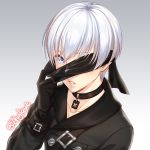  1boy ahngkeut bangs black_cat black_choker black_gloves blindfold blindfold_slip buckle cat choker collarbone double-breasted eyebrows_visible_through_hair gloves gradient gradient_background grey_background long_sleeves looking_at_viewer male_focus nier_(series) nier_automata parted_lips shiny shiny_hair solo twitter_username upper_body yorha_no._9_type_s 