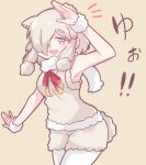  1girl adapted_costume alpaca_ears alpaca_tail animal_ears bare_shoulders commentary_request eyebrows_visible_through_hair fur_collar fur_trim hair_over_one_eye hair_tubes kemono_friends mahe_(hammerdskd) neck_ribbon pantyhose ribbon short_hair shorts sleeve_cuffs solo tail translation_request vest white_hair 