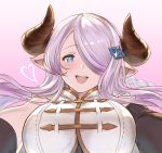  1girl asymmetrical_gloves black_gloves blue_eyes blush braid breasts draph elbow_gloves gloves gradient gradient_background granblue_fantasy hair_ornament hair_over_one_eye hairclip hanosuke heart heart-shaped_pupils highres horns large_breasts lavender_hair long_hair looking_at_viewer narmaya_(granblue_fantasy) open_mouth pink_background pointy_ears single_braid sleeveless smile solo symbol-shaped_pupils teeth 