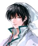  1boy akgi black_hair grin hakutaku_(hoozuki_no_reitetsu) hoozuki_(hoozuki_no_reitetsu) looking_at_viewer male_focus red_string shirt simple_background smile solo string white_background white_coat white_shirt 