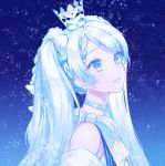  1girl blue_background blue_eyes choker crown earrings from_side hair_ornament hatsune_miku highres jewelry long_hair looking_up mini_crown parted_lips portrait ribbon silver_hair smile snowflakes snowing solo striped striped_ribbon sudach_koppe twintails very_long_hair vocaloid yuki_miku 