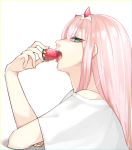  1girl commentary_request darling_in_the_franxx eating eyebrows_visible_through_hair food fruit green_eyes highres horns long_hair looking_at_viewer open_mouth pink_hair profile red_horns reirou_(chokoonnpu) saliva shirt short_sleeves simple_background solo strawberry t-shirt tongue white_background white_shirt zero_two_(darling_in_the_franxx) 
