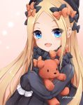  1girl :d abigail_williams_(fate/grand_order) bangs black_bow black_dress black_hat blonde_hair blue_eyes blush bow brown_background bug butterfly commentary_request dress eyebrows_visible_through_hair fate/grand_order fate_(series) forehead hair_bow hat highres insect long_hair long_sleeves looking_at_viewer object_hug open_mouth orange_bow parted_bangs polka_dot polka_dot_bow sleeves_past_fingers sleeves_past_wrists smile solo stuffed_animal stuffed_toy teddy_bear very_long_hair 