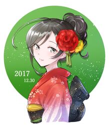  1girl ahoge alternate_hairstyle bangs black_eyes black_hair circle closed_mouth commentary_request dated floral_print flower from_side girls_und_panzer green_background hair_flower hair_ornament hair_up isuzu_hana japanese_clothes kakuzatou_(boxxxsugar) kimono light_smile looking_at_viewer obi print_kimono red_kimono sash short_hair swept_bangs tied_hair upper_body 