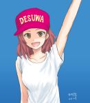  1girl :d arm_up baseball_cap blue_background brown_eyes casual catchphrase clothes_writing commentary dated girls_und_panzer hat looking_at_viewer mutsu_(layergreen) open_mouth pink_hat redhead romaji rosehip shirt short_hair simple_background sleeves_rolled_up smile solo standing t-shirt twitter_username upper_body waving white_shirt 