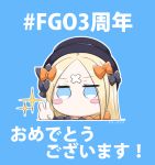  1girl abigail_williams_(fate/grand_order) background_text bangs black_bow black_hat blonde_hair blue_background blue_eyes blush_stickers bow chibi crossed_bandaids eyebrows_visible_through_hair fate/grand_order fate_(series) hair_bow hat highres long_hair looking_at_viewer neon-tetora orange_bow parted_bangs polka_dot polka_dot_bow solo sparkle translated v 