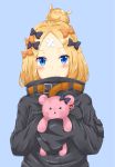  1girl abigail_williams_(fate/grand_order) absurdres ainna_(kekai) bangs black_bow black_jacket blonde_hair blue_background blue_eyes blush bow character_name closed_mouth commentary crossed_bandaids eyebrows_visible_through_hair fate/grand_order fate_(series) hair_bow hair_bun highres jacket long_hair long_sleeves object_hug orange_bow parted_bangs polka_dot polka_dot_bow simple_background sleeves_past_fingers sleeves_past_wrists smile solo stuffed_animal stuffed_toy teddy_bear 
