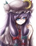  1girl alternate_eye_color bags_under_eyes blue_bow blue_eyes blue_ribbon bow commentary_request crescent crescent_moon_pin eyebrows_visible_through_hair hand_in_hair hat highres looking_at_viewer messy_hair namiki_(remiter00) patchouli_knowledge purple_hair red_bow red_neckwear red_ribbon ribbon simple_background touhou upper_body white_background 