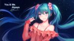  1991_(blz) 1girl bangs bare_shoulders blue_eyes blush collarbone commentary_request english eyebrows_visible_through_hair fingernails green_hair grin hair_between_eyes hair_ornament hair_scrunchie hand_up hatsune_miku head_tilt long_sleeves night night_sky off-shoulder_shirt red_scrunchie red_shirt scrunchie shirt signature sky smile solo star_(sky) starry_sky twintails vocaloid 
