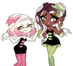  2girls aori_(splatoon) aori_(splatoon)_(cosplay) charamells cosplay dark_skin detached_collar gloves hime_(splatoon) hotaru_(splatoon) hotaru_(splatoon)_(cosplay) iida_(splatoon) looking_at_viewer mole mole_under_mouth multiple_girls nintendo pose simple_background smile splatoon splatoon_2 symbol-shaped_pupils tentacle_hair white_gloves 