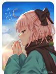  1girl bangs black_bow black_scarf blue_sky blush bow brown_eyes clouds commentary_request day eyebrows_visible_through_hair fate/grand_order fate_(series) fingernails hair_between_eyes hair_bow hakuda_tofu hands_up haori highres japanese_clothes koha-ace long_sleeves okita_souji_(fate) okita_souji_(fate)_(all) pink_hair profile scarf sky solo translated 