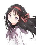  1girl akemi_homura black_hair blush commentary_request ddak5843 eyebrows_visible_through_hair hair_ribbon long_hair looking_at_viewer mahou_shoujo_madoka_magica purple_neckwear red_ribbon ribbon simple_background solo upper_body very_long_hair violet_eyes white_background 