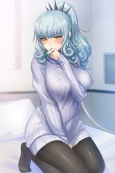  1girl arm_between_breasts bangs blunt_bangs blush breasts carmilla_(fate/grand_order) closed_mouth curly_hair fate/grand_order fate_(series) fingernails green_nails grey_sweater hair_ornament highres kneeling large_breasts long_hair looking_at_viewer nail_polish on_bed pantsu_majirou pantyhose pillow ponytail ribbed_sweater sharp_fingernails silver_hair solo spikes sweater thighs turtleneck turtleneck_sweater yellow_eyes 