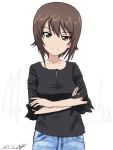  1girl artist_name bangs black_shirt blue_pants brown_eyes brown_hair bukkuri casual character_name closed_mouth commentary dated denim eyebrows_visible_through_hair girls_und_panzer head_tilt jeans long_sleeves looking_at_viewer nishizumi_maho pants shirt short_hair signature simple_background smile solo standing upper_body white_background 