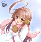 0yukiya0 1girl ahoge alternate_costume animal_earmuffs artist_logo bear_head blue_background blue_jacket brown_eyes brown_hair commentary_request earmuffs fur-trimmed_jacket fur_trim highres huge_ahoge jacket kantai_collection kuma_(kantai_collection) long_hair looking_at_viewer mittens open_mouth pink_scarf scarf smile solo upper_body winter_clothes