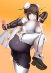  1girl ass bodysuit breasts brown_hair chinese_clothes fate/grand_order fate_(series) green_eyes highres jirusu large_breasts orange_background qin_liangyu_(fate) solo stance sweatdrop 