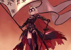  1girl ahoge armor armored_dress bangs black_dress breasts cape chains dress fate/grand_order fate_(series) flag floating fur-trimmed_cape fur_collar fur_trim gauntlets grin headpiece holding holding_flag holding_sword holding_weapon jeanne_d&#039;arc_(alter)_(fate) jeanne_d&#039;arc_(fate)_(all) large_breasts peroncho sheath short_hair silver_hair simple_background smile sword thigh-highs weapon yellow_eyes 