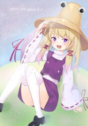  1girl absurdres black_footwear blonde_hair blue_eyes blush character_name commentary eyebrows_visible_through_hair hair_ribbon hat heart heart-shaped_pupils highres hill long_sleeves moriya_suwako open_mouth purple_skirt purple_vest pyonta red_ribbon ribbon satori_(pixiv) shirt shoes sitting skirt smile solo symbol-shaped_pupils thigh-highs touhou turtleneck typo vest white_legwear white_shirt wide_sleeves 