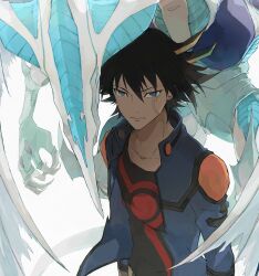  1boy arms_at_sides black_hair black_shirt blue_eyes blue_jacket blue_trim brown_gloves dragon dragon_wings facial_mark facing_to_the_side flying fudo_yusei gloves highres jacket looking_at_viewer open_clothes open_jacket popped_collar purple_trim shirt shoulder_pads smmzacb spiky_hair stardust_dragon white_background wind wings yu-gi-oh! yu-gi-oh!_5d's 