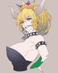  1girl bare_shoulders black_leotard blonde_hair blue_eyes bowsette bracelet breasts collar commentary_request cropped_arms cropped_torso crown earrings eyebrows_visible_through_hair from_side grey_background hair_between_eyes highres horns jewelry large_breasts leotard looking_at_viewer looking_to_the_side super_mario_bros. new_super_mario_bros._u_deluxe nintendo ponytail sharp_teeth simple_background smile solo spiked_bracelet spiked_collar spiked_shell spikes super_crown teeth tenobe thick_eyebrows turtle_shell 