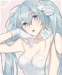  1girl :o arm_at_side bare_shoulders blue_eyes blue_hair breasts close-up commentary dress expressionless eyebrows_visible_through_hair eyes_visible_through_hair floral_print flower gloves hair_flower hair_ornament hand_on_own_chest hatsune_miku head_tilt long_hair looking_at_viewer open_mouth pink_background rose sanshichi_(eytc4832) simple_background sleeveless sleeveless_dress solo symbol_commentary twintails upper_body very_long_hair vocaloid white_dress white_flower white_gloves white_rose 