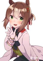  1girl animal_ears brown_hair character_request clover_hair_ornament coat commentary fine_motion_(umamusume) folded_ponytail gloves gradient_background green_eyes green_shirt hair_ornament hair_ribbon highres horse_ears horse_girl ribbon shirasumato shirt simple_background solo umamusume waving white_background white_coat white_gloves white_hair 
