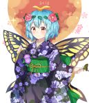 1girl 2018 alternate_costume antennae bangs black_kimono blue_hair bug butterfly butterfly_wings caramell0501 cowboy_shot eternity_larva eyebrows_visible_through_hair floral_print flower hair_flower hair_ornament hand_up highres insect japanese_clothes kimono leaf_hair_ornament long_sleeves multicolored multicolored_eyes obi pink_flower red_eyes sash short_hair smile solo touhou white_background wide_sleeves wings yellow_eyes 