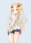  1girl abigail_williams_(fate/grand_order) alternate_costume bangs black_bow blonde_hair blue_background blue_eyes blue_shorts blush bow casual closed_mouth commentary_request contemporary fate/grand_order fate_(series) forehead hair_bow highres long_hair long_sleeves looking_at_viewer one_side_up orange_bow parted_bangs sakazakinchan shorts sleeves_past_wrists solo sweater thighs white_sweater 