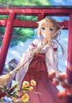  1girl alternate_costume blonde_hair blue_eyes blue_sky braid broom cevio clouds cloudy_sky commentary_request day expressionless flower hakama highres holding holding_broom japanese_clothes kimono looking_at_viewer miko multicolored_hair one_(cevio) orange_hair outdoors red_hakama short_hair_with_long_locks shrine single_braid sky solo torii tree white_kimono wide_sleeves 