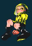  1girl between_legs bike_shorts black_footwear blue_background boots closed_mouth domino_mask frown full_body green_eyes green_hair hand_between_legs hand_on_own_knee headgear inkling long_sleeves mask shioaji_(siolog) short_hair solo splatoon splatoon_(series) splatoon_2 squidbeak_splatoon suction_cups tentacle_hair 