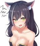  1girl animal_ear_fluff animal_ears bangs bare_shoulders black_hair blush breasts cat_ears cleavage collarbone commentary_request eyebrows_visible_through_hair fang green_eyes hair_between_eyes highres kyaru_(princess_connect) large_breasts long_hair looking_at_viewer meow_nyang multicolored_hair nose_blush open_mouth princess_connect! princess_connect!_re:dive simple_background solo squiggle strapless streaked_hair upper_body v-shaped_eyebrows white_background white_hair 