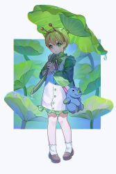  1girl alien alternate_costume antennae bag blonde_hair blush brown_shoes commentary dandadan dress frills full_body green_eyes green_ribbon green_sleeves highres holding holding_leaf holding_plant holding_umbrella kaiju leaf leaf_umbrella long_sleeves looking_at_viewer neck_ribbon parted_lips plant puffy_long_sleeves puffy_sleeves ribbon shoes short_hair shoulder_bag socks solo tiemoww umbrella vamola_(dandadan) water_drop white_dress white_socks 