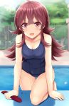  1girl ahoge bangs blue_swimsuit blurry blush breasts cleavage collarbone covered_navel depth_of_field eyebrows_visible_through_hair fence hair_between_eyes highres idolmaster idolmaster_shiny_colors komiya_kaho long_hair looking_at_viewer medium_breasts oga_raito one-piece_swimsuit open_mouth pool poolside red_eyes redhead school_swimsuit smile solo swimsuit wet 