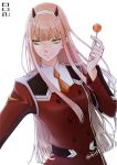  1girl bangs belt blunt_bangs character_name darling_in_the_franxx floating_hair green_eyes hairband hitoki_(kokusei1977) holding_lollipop horns jacket long_hair looking_to_the_side military military_jacket military_uniform necktie orange_neckwear pink_hair red_jacket short_necktie simple_background solo twitter_username uniform very_long_hair white_background white_hairband zero_two_(darling_in_the_franxx) 