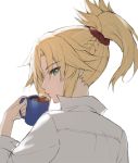  1girl braid coffee coffee_mug commentary_request cup eyebrows_visible_through_hair face fate/grand_order fate_(series) from_behind green_eyes hair_ornament hair_scrunchie highres holding long_hair mordred_(fate) mordred_(fate)_(all) mug ponytail red_scrunchie scrunchie shirt simple_background solo steam tonee white_background white_shirt 