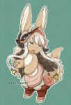  1other :3 absurdres ambiguous_gender animal_ears artist_name eyebrows_visible_through_hair full_body furry green_background helmet highres kawasemi27 looking_away made_in_abyss nanachi_(made_in_abyss) parted_lips short_hair simple_background smile tail twitter_username whiskers white_hair yellow_eyes 