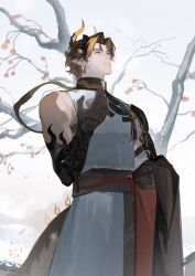  1boy absurdres arknights bare_shoulders blonde_hair brown_hair chinese_commentary chongyue_(arknights) colored_extremities commentary_request cowboy_shot day earrings hair_intakes hand_up highres holding horns jewelry long_hair looking_up male_focus multicolored_hair orange_eyes outdoors parted_lips plant pointy_ears sleeveless solo somnolence_(hranxy) standing streaked_hair tail tree 