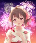 1girl :d aerial_fireworks arms_up blurry bow brown_hair collarbone commentary_request depth_of_field fireworks floral_print food fruit gradient_sky gucchi_(gucchi2501) hair_between_eyes hair_bow head_tilt highres holding holding_food hori_yuuko idolmaster idolmaster_cinderella_girls japanese_clothes kimono looking_at_viewer night obi open_mouth outdoors pink_bow pink_eyes pinky_out ponytail sash skewer sky smile solo standing strawberry upper_body yukata 