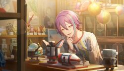  1boy :d blue_hair blurry bokeh collarbone colorful_palette depth_of_field game_cg hexagon highres kamishiro_rui kimi_ga_shuyaku_no_monogatari_wo_(project_sekai) looking_at_viewer male_focus multicolored_hair multicolored_shirt official_art open_mouth project_sekai purple_hair shelf shirt smile solo streaked_hair table third-party_source tongue toy_robot white_shirt yellow_eyes 
