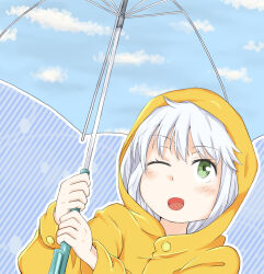  1girl ;o blue_sky buttons clouds cloudy_sky commentary_request green_eyes grey_hair hair_between_eyes hands_up holding holding_umbrella hood hood_up index_(toaru_majutsu_no_index) light_blush long_sleeves medium_hair official_style one_eye_closed open_mouth partial_commentary rain raincoat sky smile solo toaru_majutsu_no_index tongue transparent transparent_umbrella umbrella upper_body yakutashi yellow_raincoat 