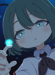  1girl absurdres antennae black_ribbon blush collared_shirt commentary double-parted_bangs fireflies green_eyes green_hair highres kame_(kamepan44231) neck_ribbon night open_mouth outdoors ribbon shirt short_hair short_sleeves solo touhou white_shirt wriggle_nightbug 
