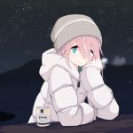  1girl beanie blush breath coat drink elbow_rest eyebrows_visible_through_hair eyes_visible_through_hair green_eyes hair_between_eyes hair_over_one_eye hand_on_own_face hat kagamihara_nadeshiko looking_at_viewer mountain night night_sky outdoors pink_hair shiroshi_(denpa_eshidan) sky smile solo star_(sky) table winter_clothes winter_coat yurucamp 