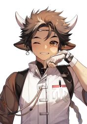  1boy animal_ears arknights backpack bag blush braid brown_hair cow_boy cow_ears cow_horns ear_piercing earrings gloves grin hand_on_own_face headband highres horns jacket jewelry long_hair looking_at_viewer male_focus multicolored_clothes multicolored_jacket one_eye_closed orange_eyes piercing reizu short_sleeves simple_background single_braid single_earring smile solo sweat teeth two-tone_jacket upper_body variant_set wan_qing_(arknights) white_background white_gloves 