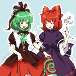  2girls blue_background bow dress frilled_ribbon frills front_ponytail green_eyes green_hair kagiyama_hina kaigen_1025 multiple_girls purple_dress red_bow red_ribbon redhead ribbon touhou touhou_(pc-98) 