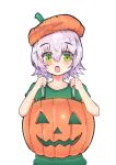  1girl blush collarbone commentary_request eyebrows_visible_through_hair fate/grand_order fate_(series) green_eyes green_shirt greypidjun hair_between_eyes hat highres jack_the_ripper_(fate/apocrypha) looking_at_viewer orange_headwear pumpkin scar scar_across_eye shirt short_hair short_sleeves silver_hair simple_background solo upper_body white_background 